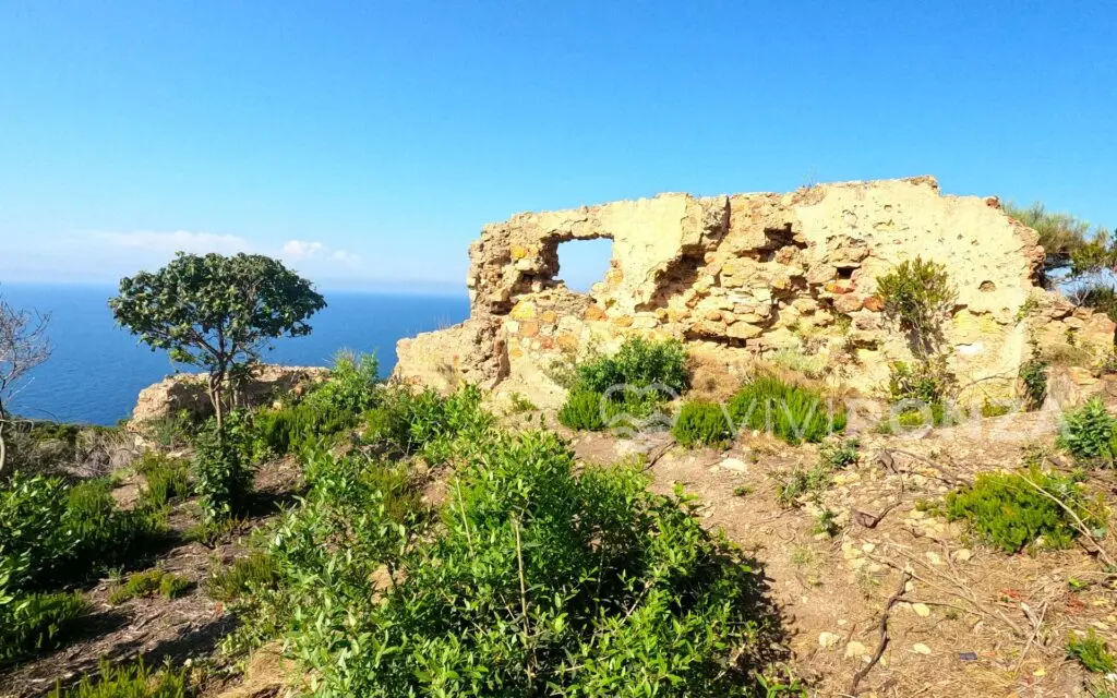 Monastero di Cala Felce